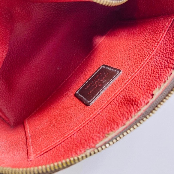 Authentic Louis Vuitton cosmetic bag - Picture 5 of 8